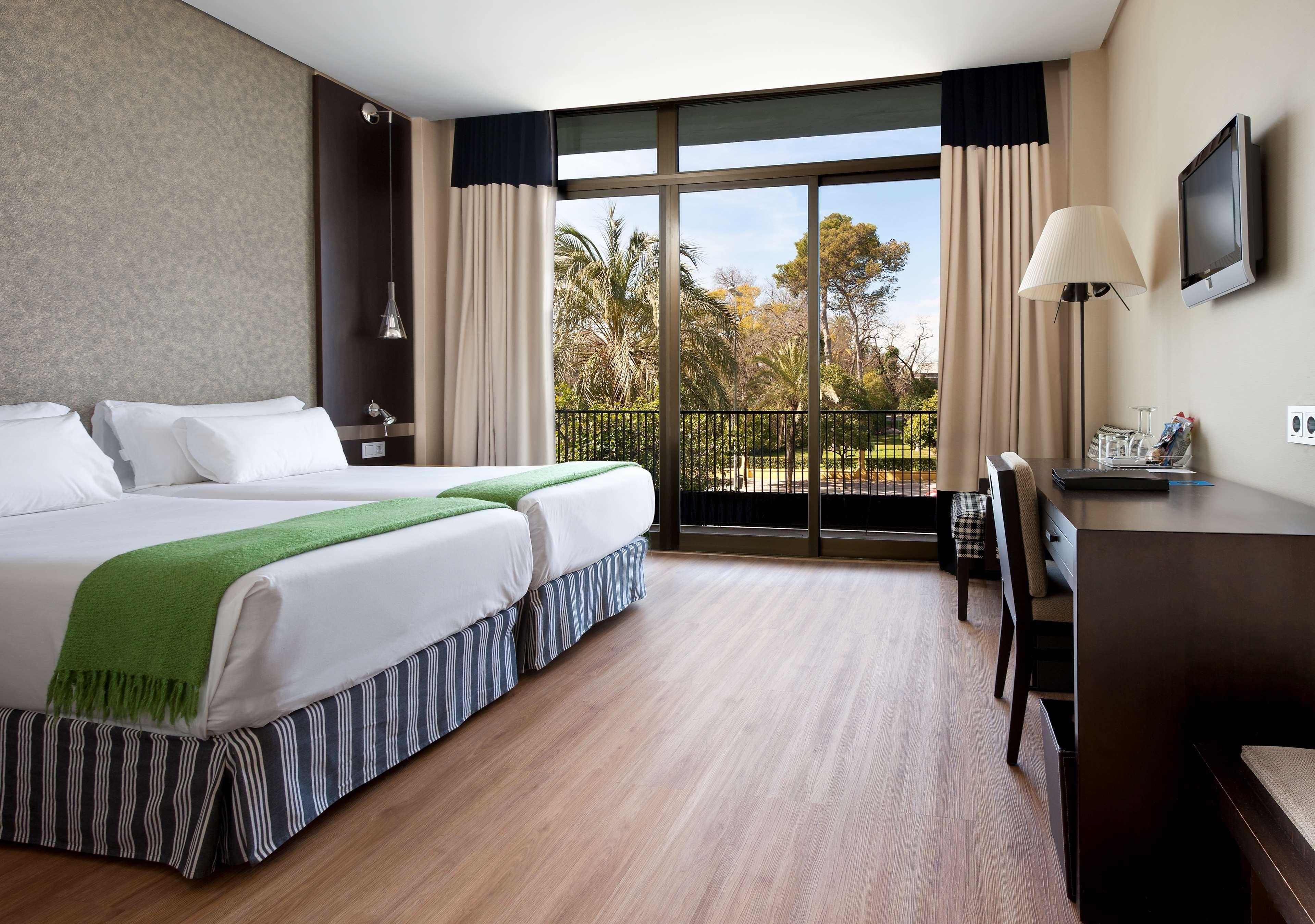 Отель Nh Avenida Jerez Херес-де-ла-Фронтера Экстерьер фото