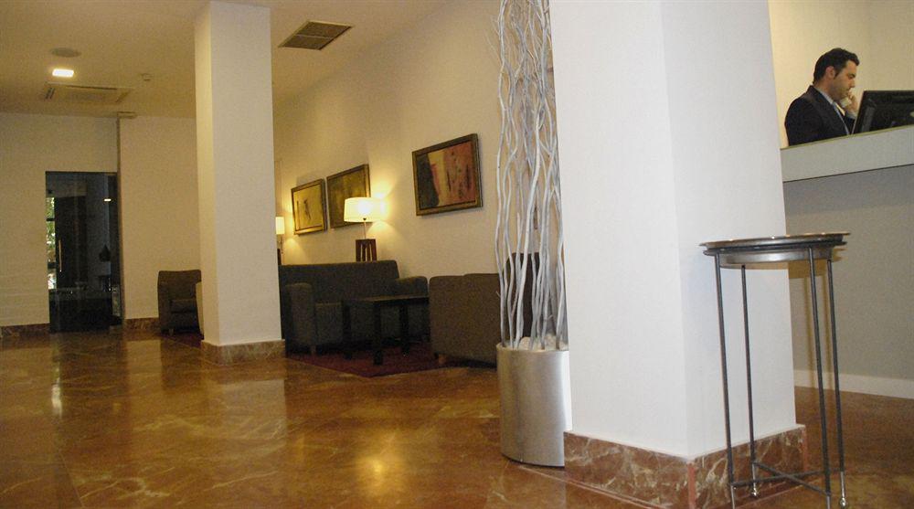 Отель Nh Avenida Jerez Херес-де-ла-Фронтера Экстерьер фото